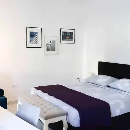 Verano Steps From Kolovare 公寓 扎达尔