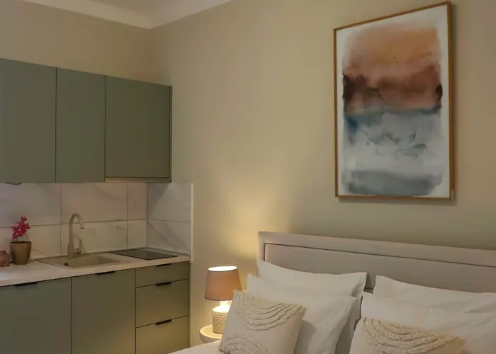 Apartment Verano Steps From Kolovare