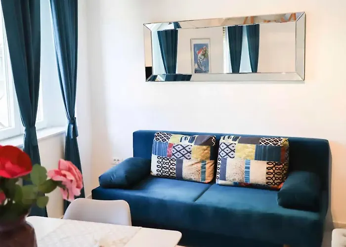 Verano Steps From Kolovare * Zára